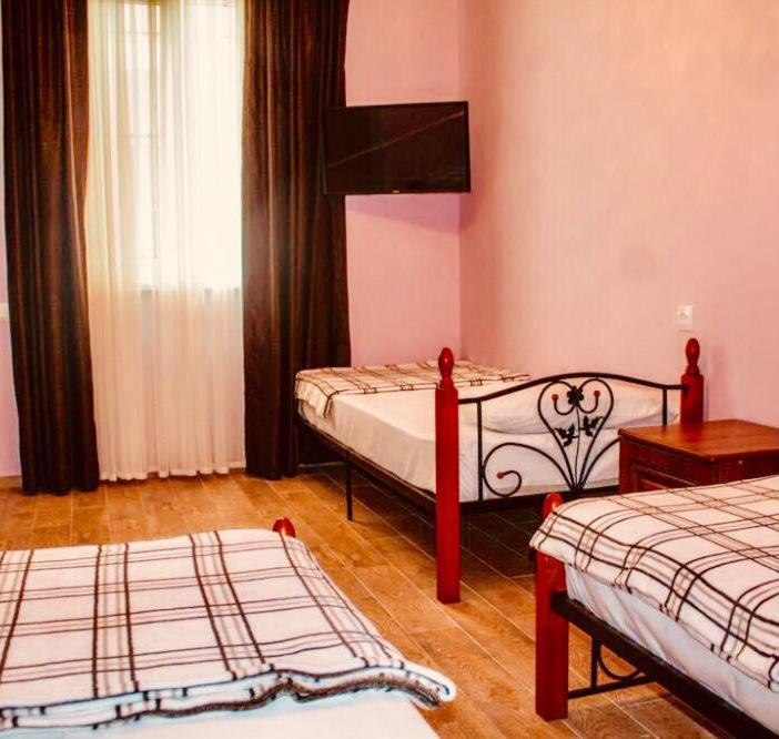 Anna-Saria Guest House Gagra Bagian luar foto