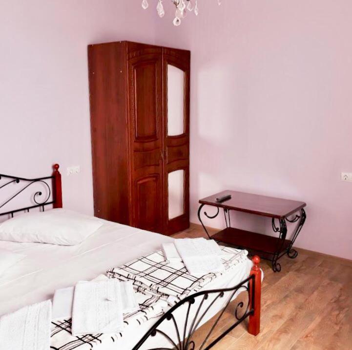 Anna-Saria Guest House Gagra Bagian luar foto