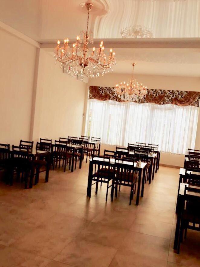 Anna-Saria Guest House Gagra Bagian luar foto