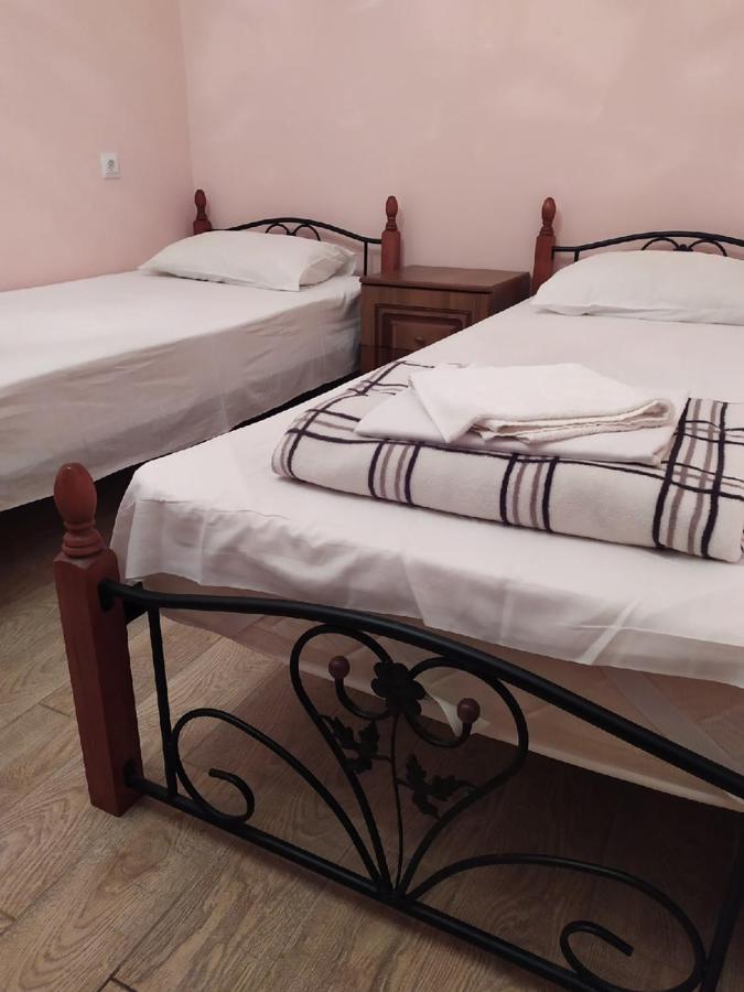 Anna-Saria Guest House Gagra Bagian luar foto
