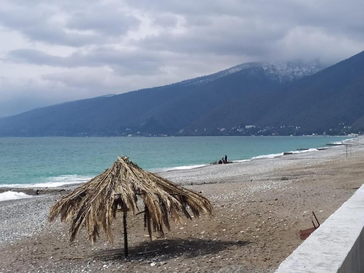 Anna-Saria Guest House Gagra Bagian luar foto