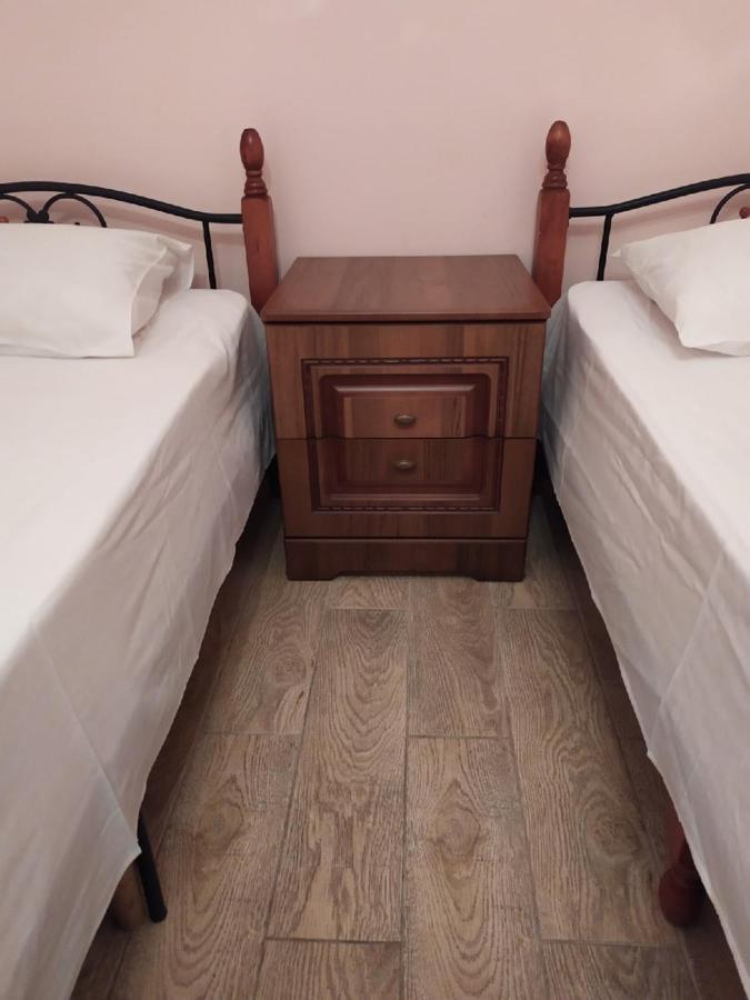 Anna-Saria Guest House Gagra Bagian luar foto